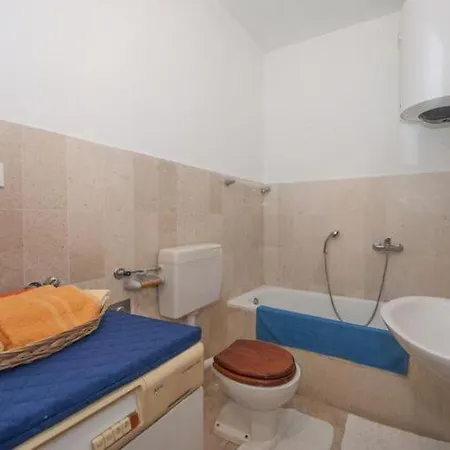 Apartment Kalajzic - Two Bedroom With Garden And Terrace A2 St