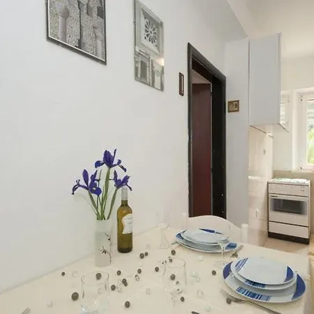 Apartment Kalajzic - Two Bedroom With Garden And Terrace A2 St *